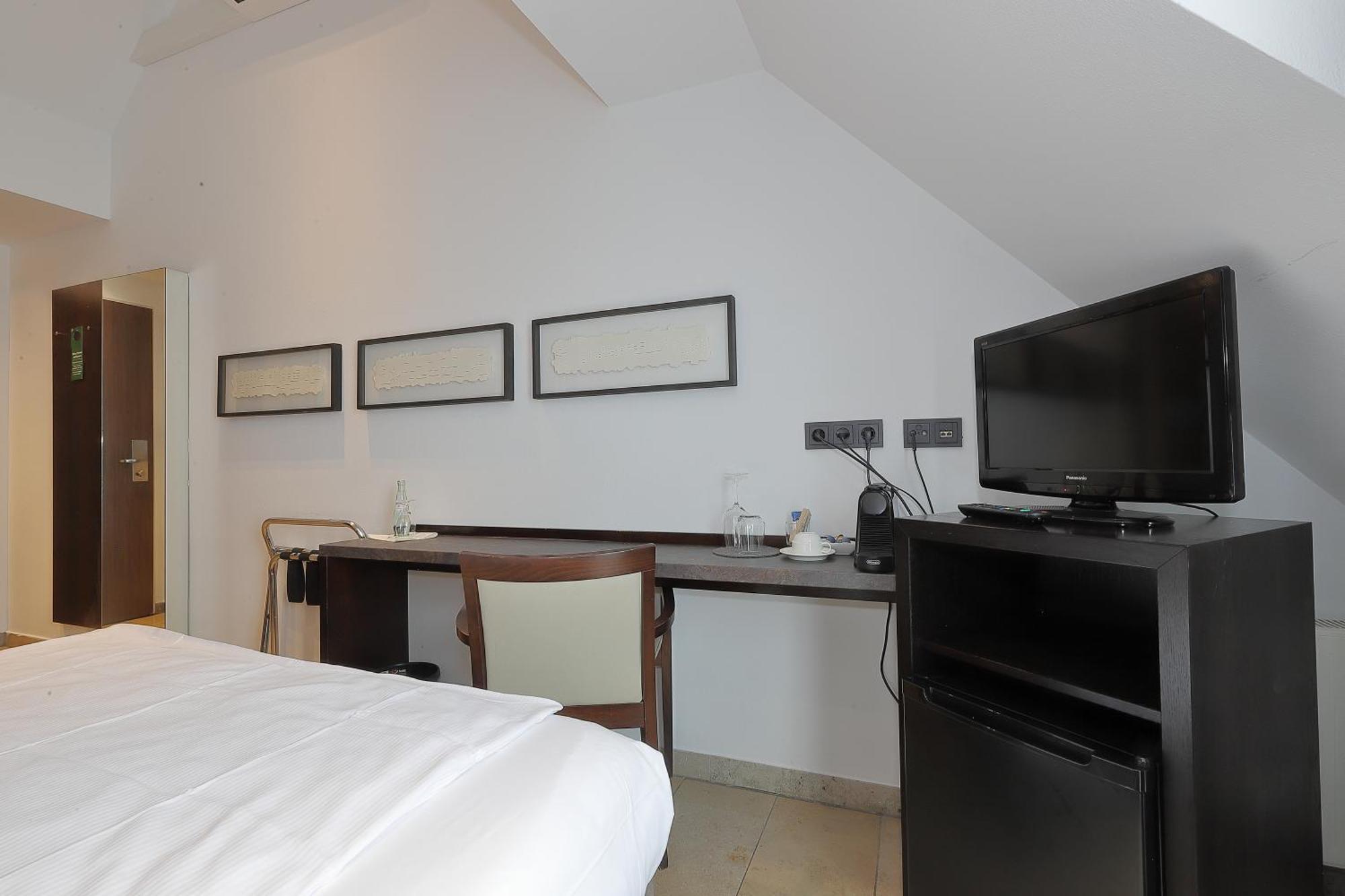 Devin Art Hotel ดุสเซลดอร์ฟ ภายนอก รูปภาพ