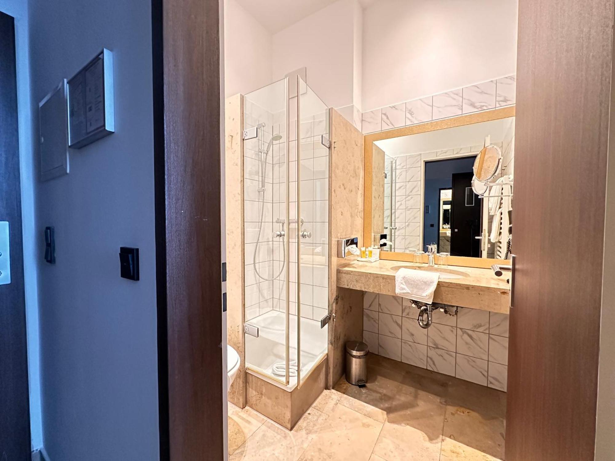 Devin Art Hotel ดุสเซลดอร์ฟ ภายนอก รูปภาพ